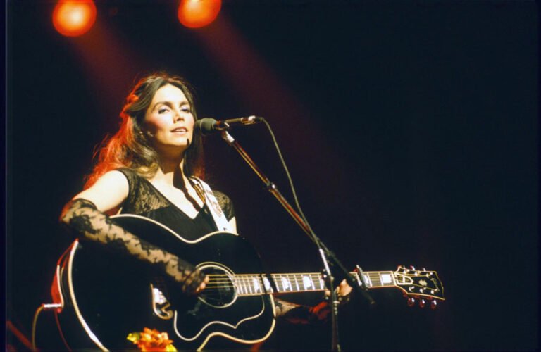 Emmylou Harris Roses in the Snow In Review Online